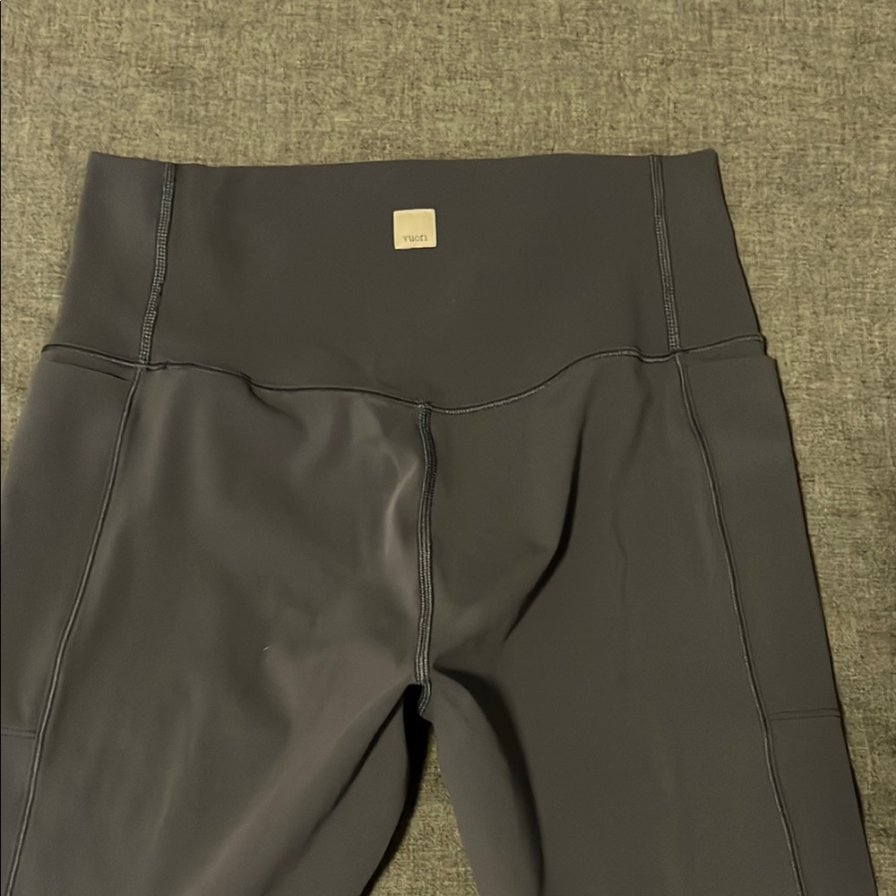 Vuori Grey Studio Pocket Leggings - Picture 2 of 9